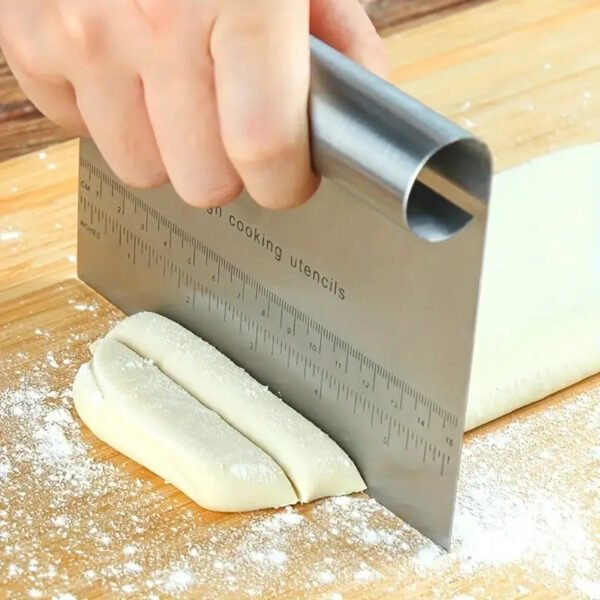 Versatile Noodle Knife Cutter